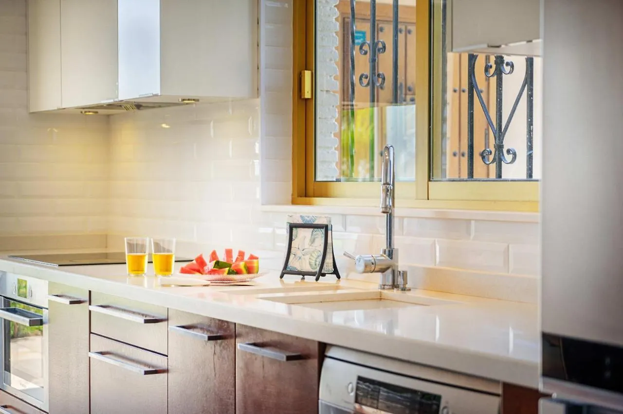 Villa Mimosa Sleeps 8 With Heated Pool Santa Fe de los Boliches